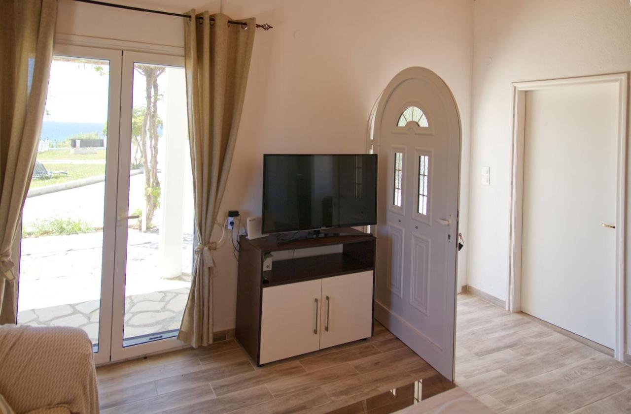 Villa Riviera Агиос-Георгиос Экстерьер фото