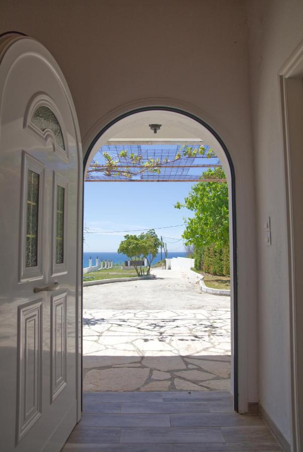 Villa Riviera Агиос-Георгиос Экстерьер фото